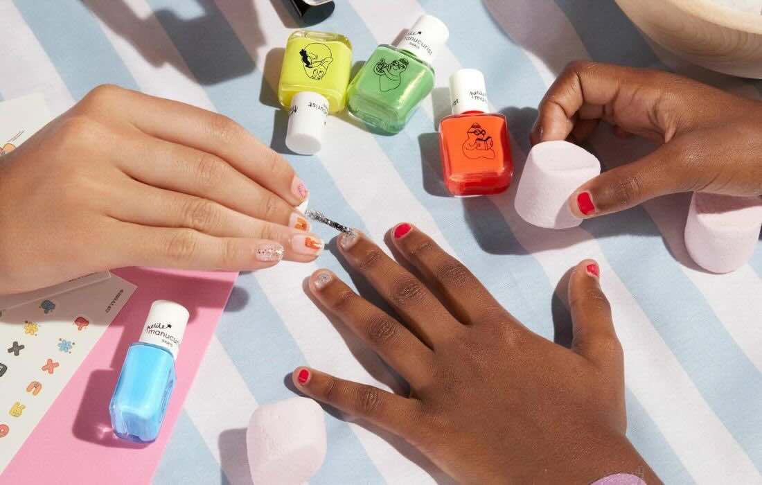 Kids nail polish Petite Manucurist l'Officina Paris natural cosmetics
